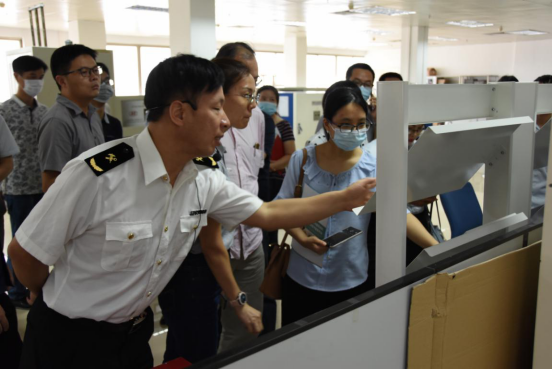 广州海关“科技活动周”系列活动走进佛山 发挥海关实验室技术优势 “黑科技”助力企业创新发展899.png
